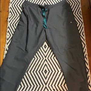 Figs Yola Petite XL Graphite Scrub Pants